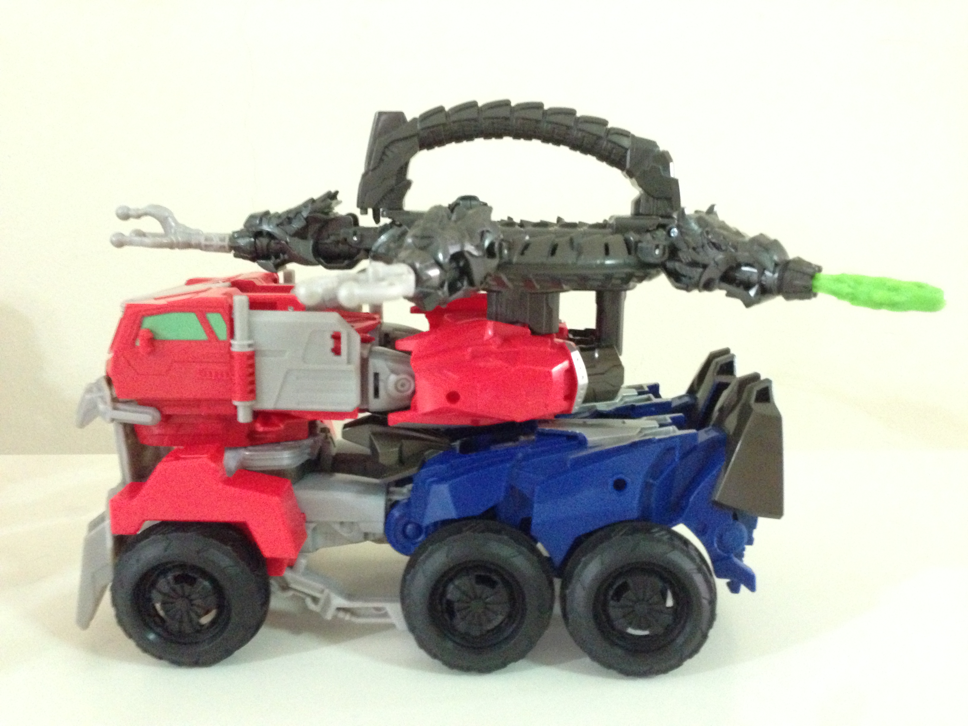 LEGO MOC Optimus Prime from Beast Hunters show by Tykenen