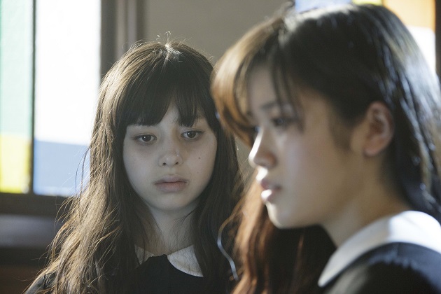 The ghost (Ayami Nakajo) begins her haunting.  (Yahoo Movies Singapore)