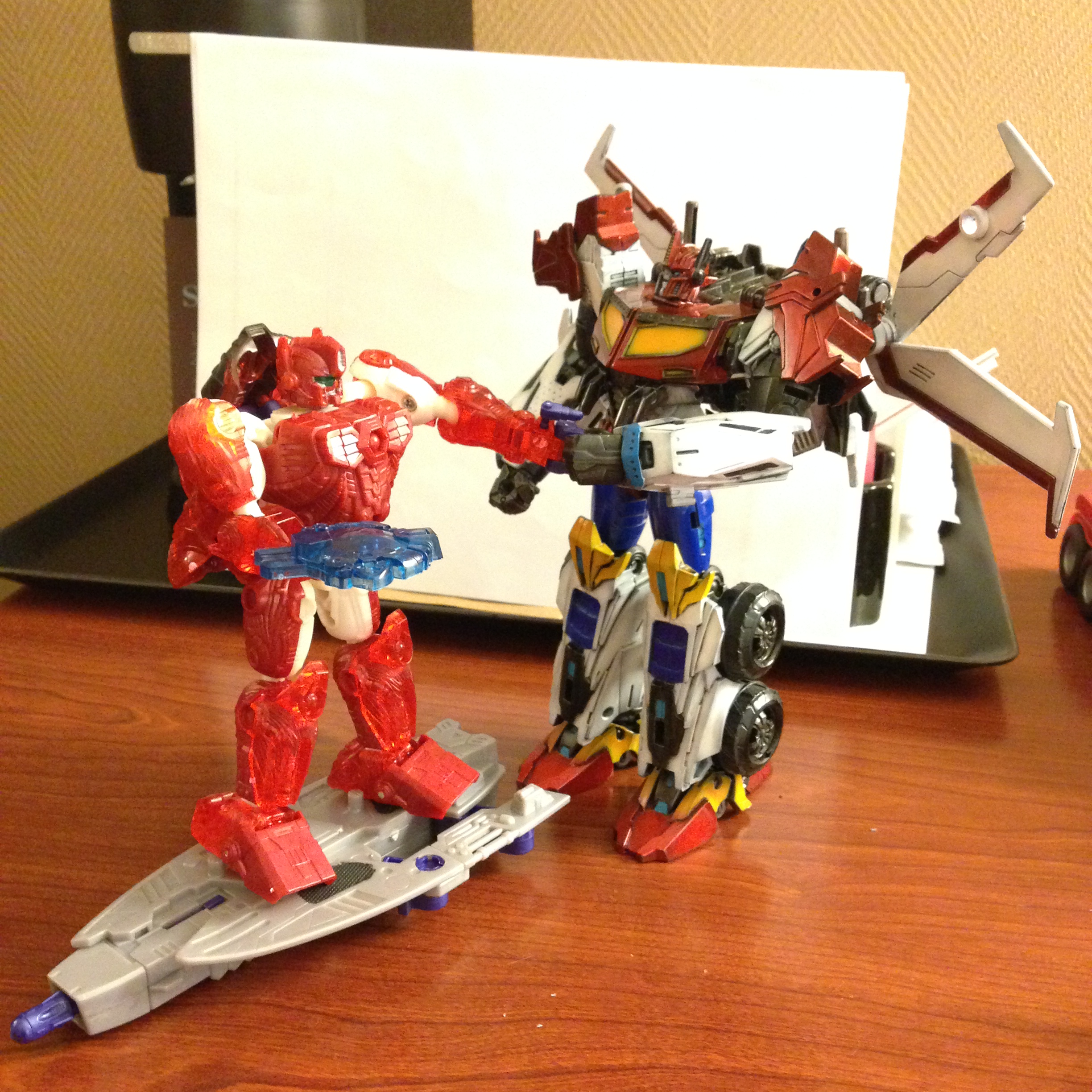 Victory Saber and the custom figure! (Botcon Day 0)