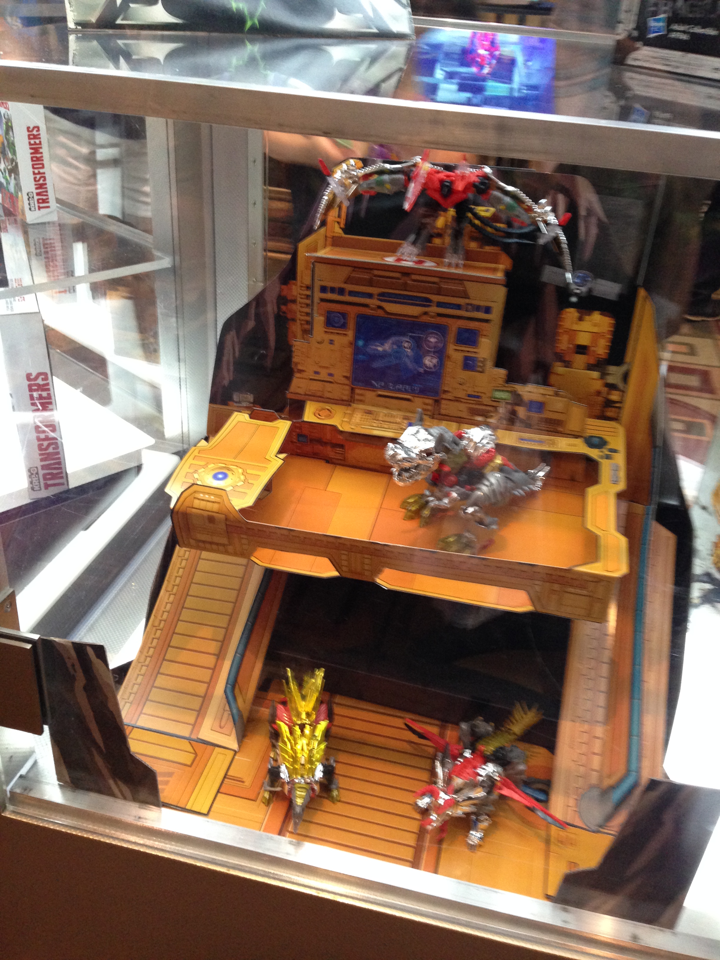G1 Dinobots and the Mount St Hilary playset! (Botcon Day 3)