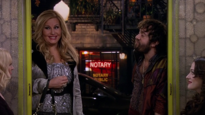 Sophie and Oleg stop by for cupcakes. (2 Broke Girls S04E05)