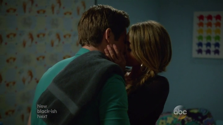 The kiss. ("The Cold" - Modern Family S06E03)