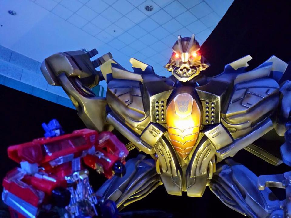 Starscream statue. (Transformers 30th Anniversary Exhibition)