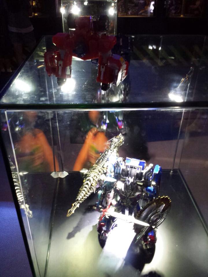 Optimus checks out Optimus. (Transformers 30th Anniversary Exhibition)