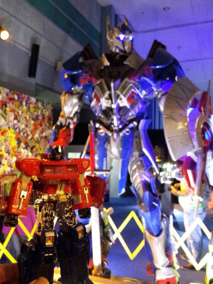 The final Optimus statue. (Transformers 30th Anniversary Exhibition)