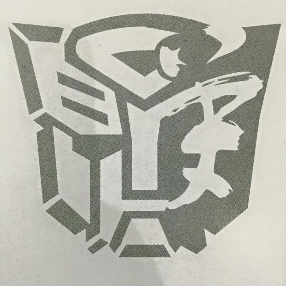 Year of the Goat Autobot symbol. (Transformers: Platinum Edition Year of the Goat Optimus Prime)