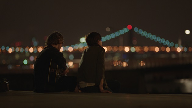 Franny (Anne Hathaway) and James (Johnny Flynn). (Yahoo Singapore)