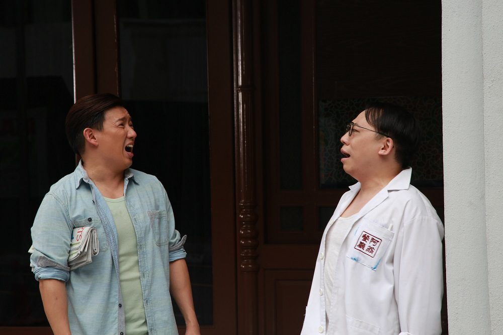 Dai Hung (Chapman To) and Brushie (C Kwan) face off in "Let's Eat! (开饭啦!)" (Clover Films, Cathay-Keris Films)
