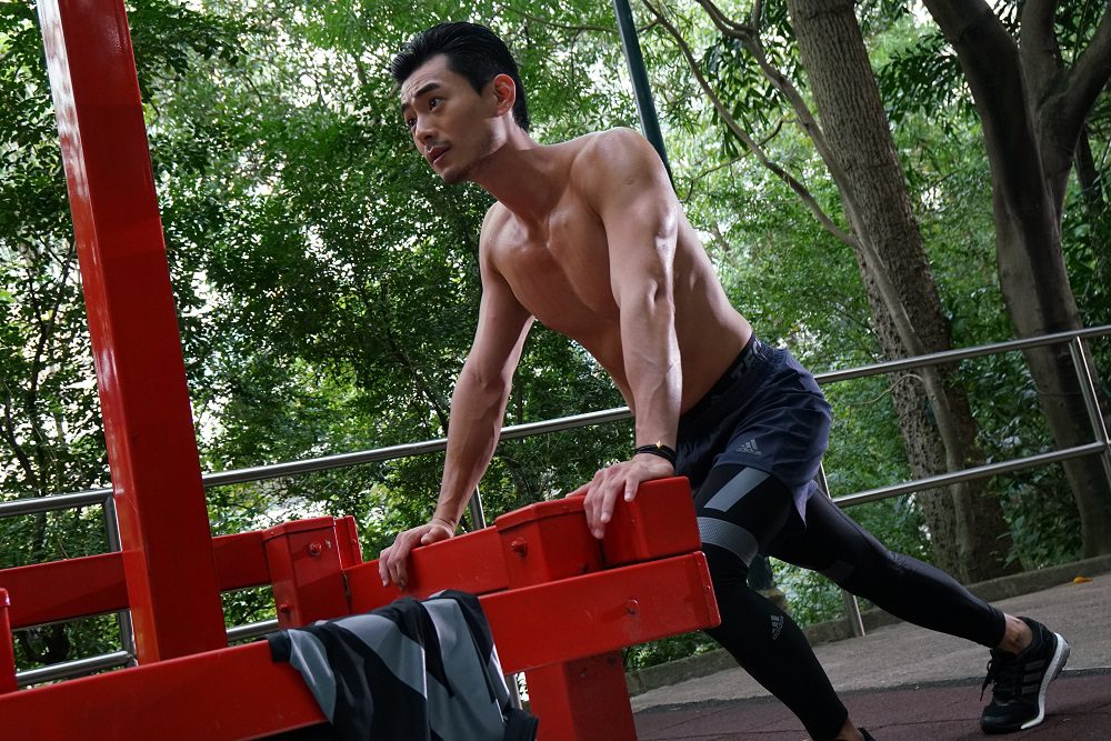 Fung (Dominic Ho) works out in "The Gigolo 2 (鸭王 2)." (Shaw Organisation)