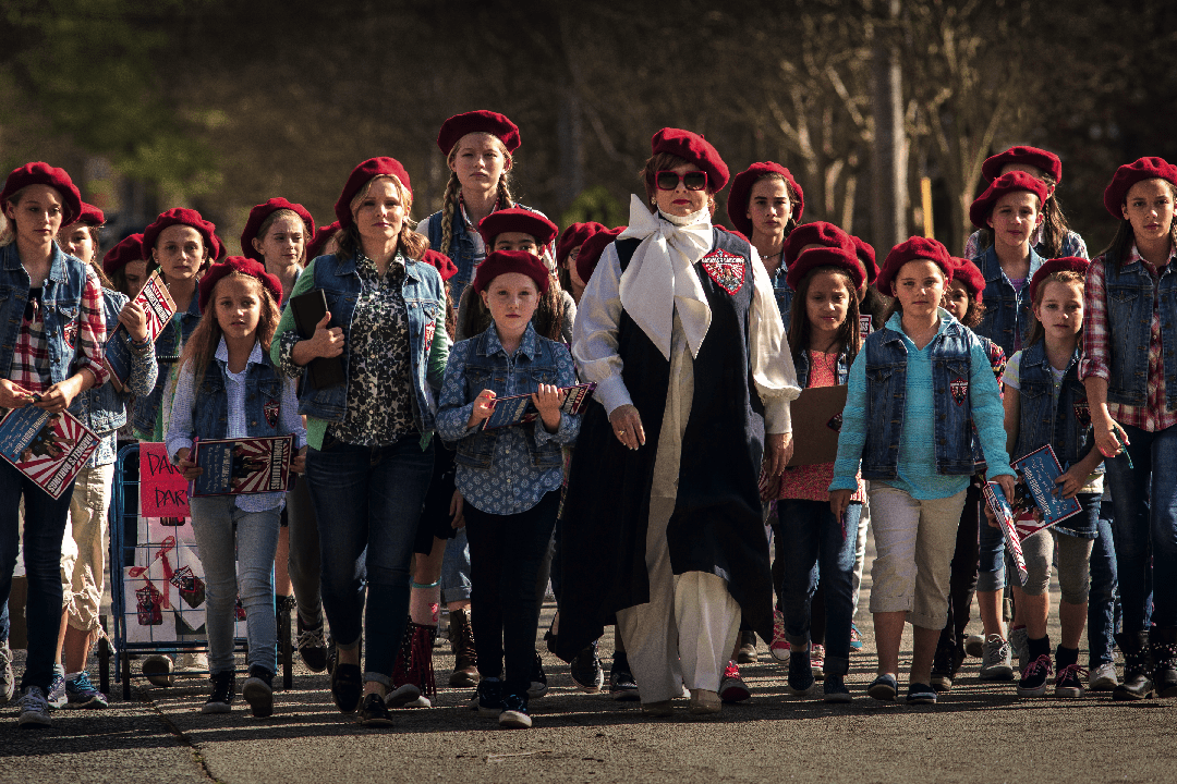 Michelle and Claire lead their pack in "The Boss." (United International Pictures)