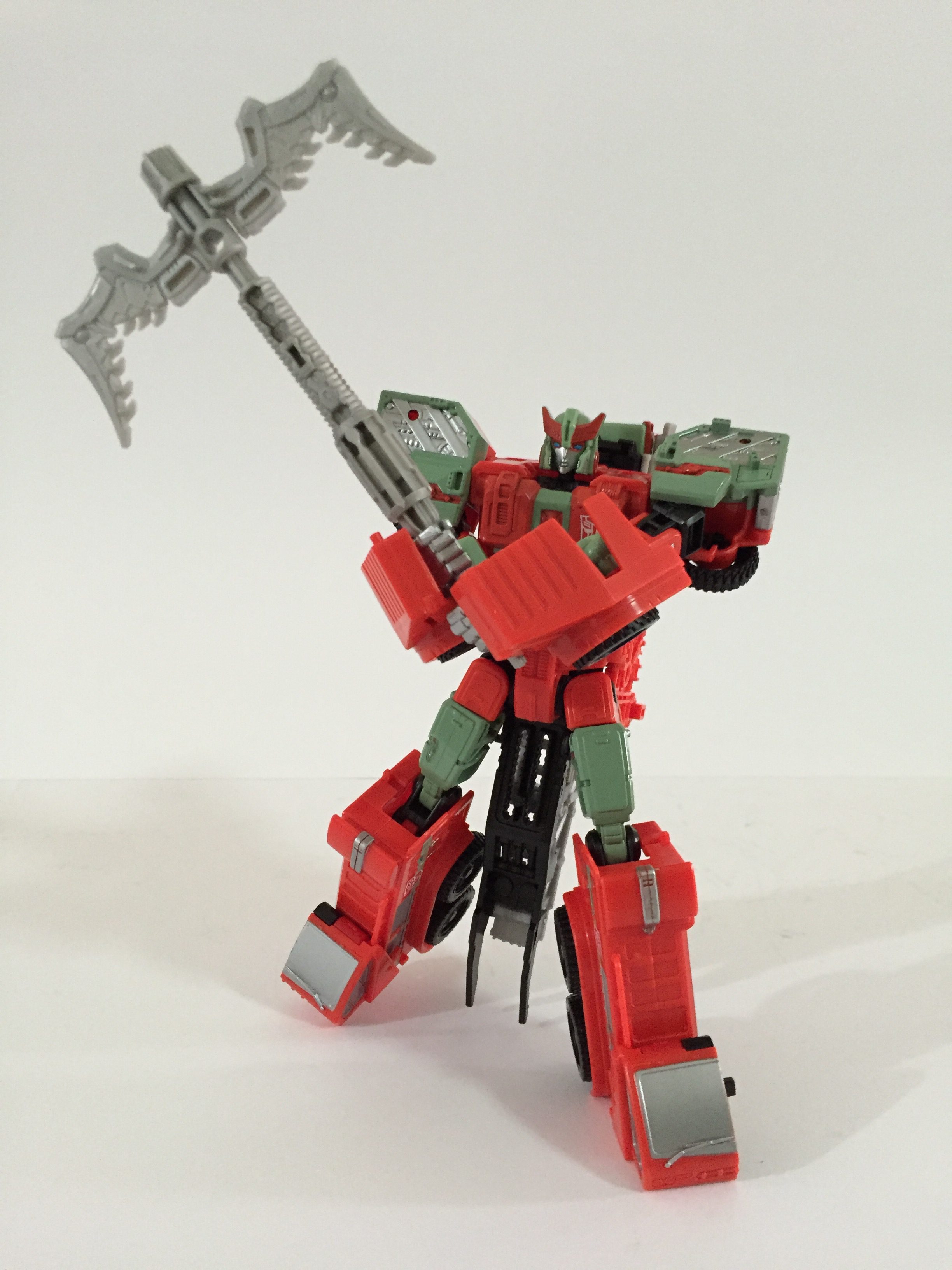 Robot mode. (Pyra Magna)