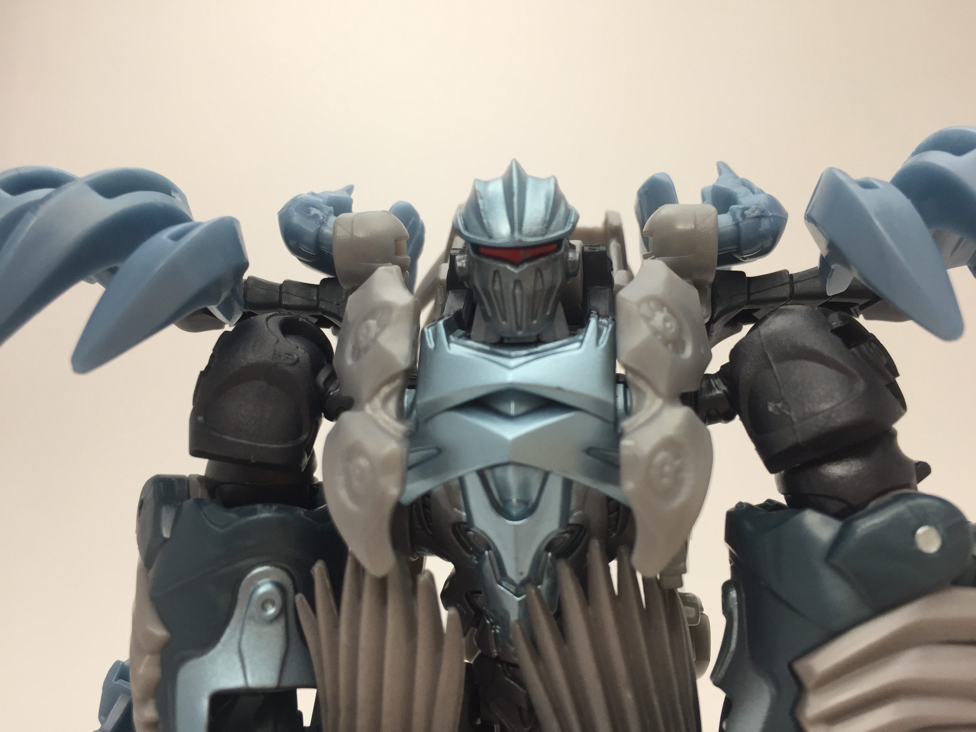 Slash, robot mode. (Transformers: The Last Knight)